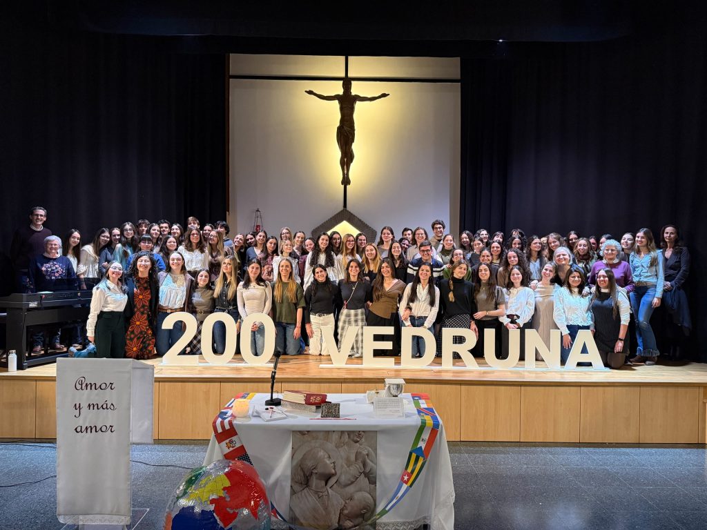 Eucaristía 200 años - Colegio Mayor Vedruna (Madrid)